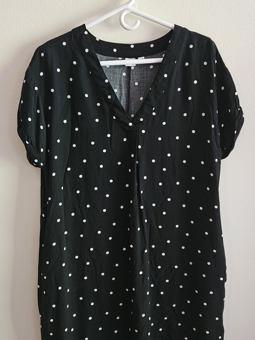 GAP Black with White Polka Dot V-Neck Dress. Casual, Y2K, Basic, Night Out